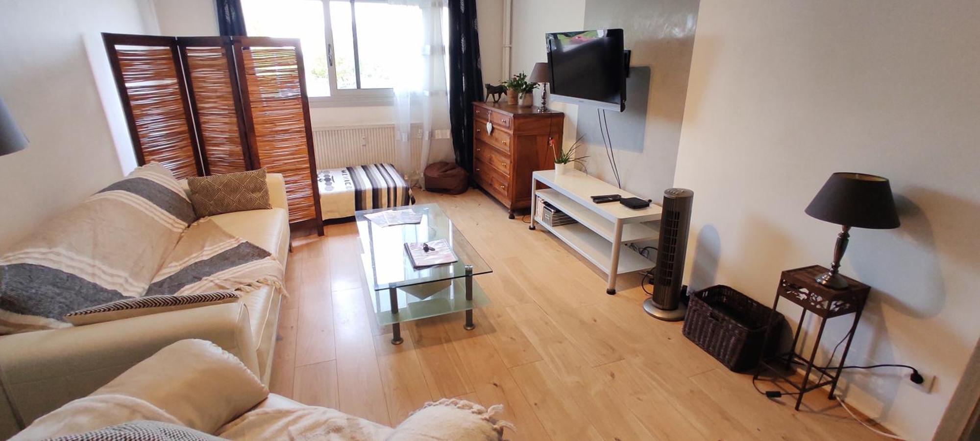 "Home Sweet Home" - 70M2 - Proche Lyon, Eurexpo, Groupama & Matmut Stadium, Ldlc Arena Saint-Priest  Exteriör bild
